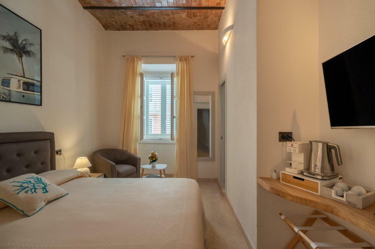 Corso Umberto Rooms オルビア エクステリア 写真